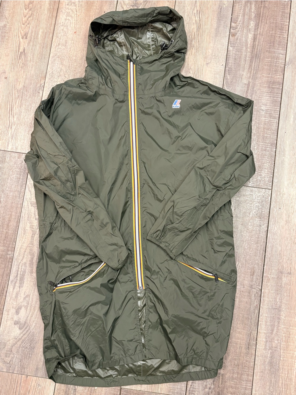 K Way Le Vrai 4.0 Eiffel East Raincoat. Women’s size XL Green